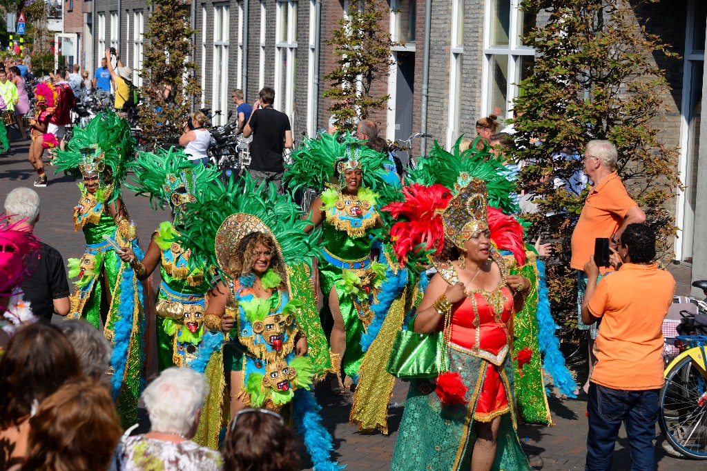 ../Images/Zomercarnaval Noordwijkerhout 042.jpg